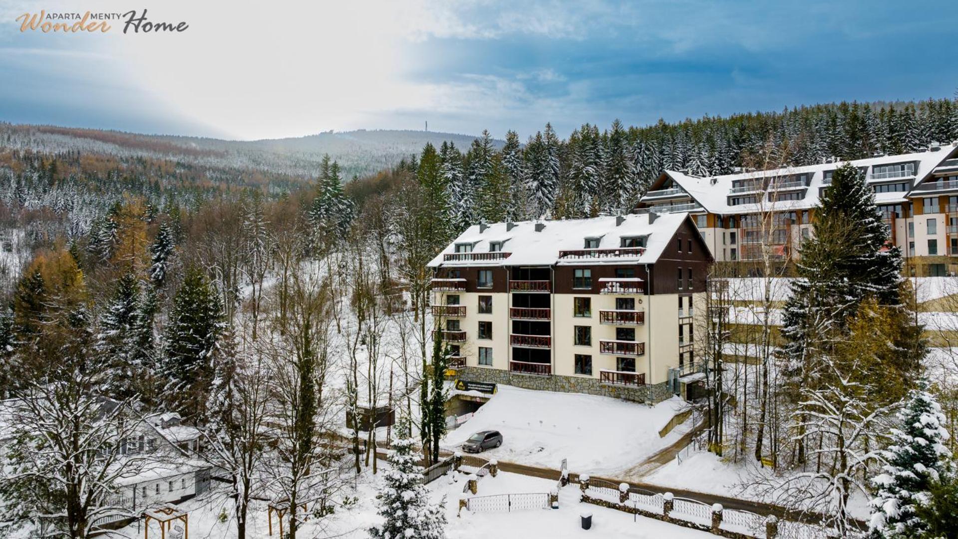 Wonder Home - Apartamenty Blisko Centrum, Tuz Przy Kolei Gondolowej I Trasach Single Track Сверадув-Здруй Экстерьер фото